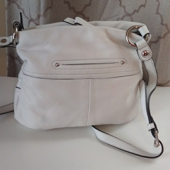 B Makowsky small cross body bag. - Picture 4 of 8